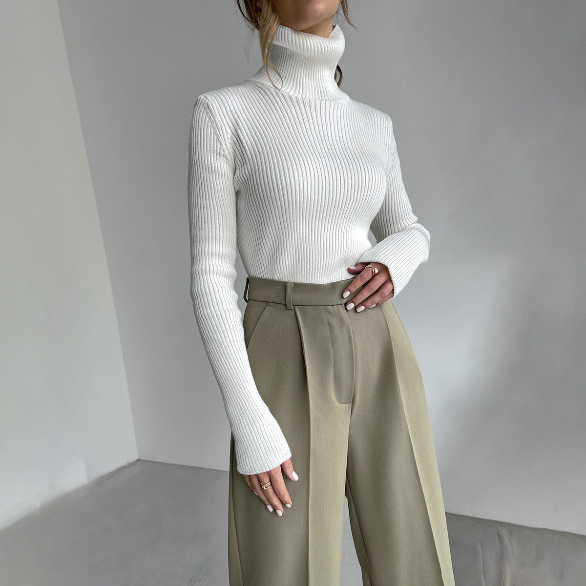 Elegant Slim-fit Extended Turtleneck Sweater For Women