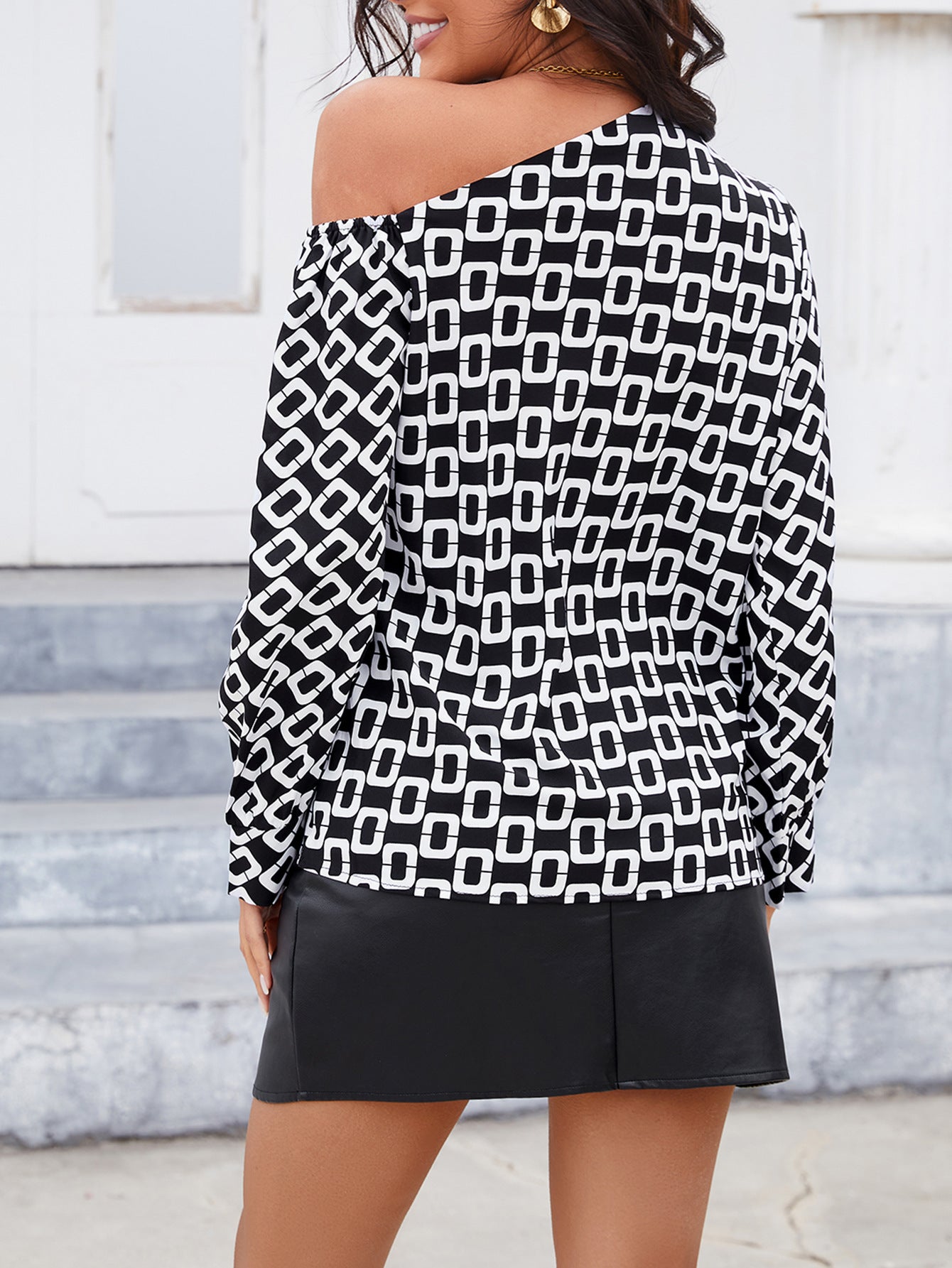 Black and White Printed One-shoulder Blouse